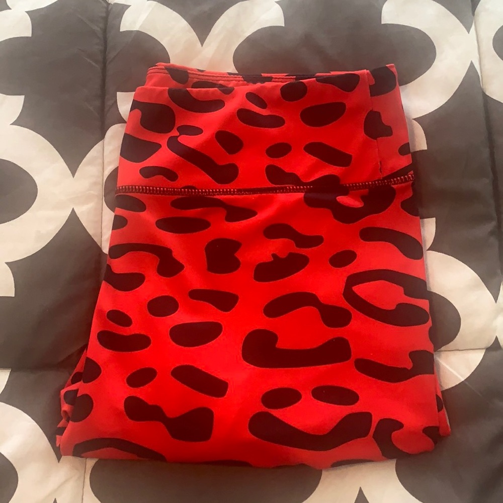 Melt Fit “ Red Wilma” Bedrock Collection Legging